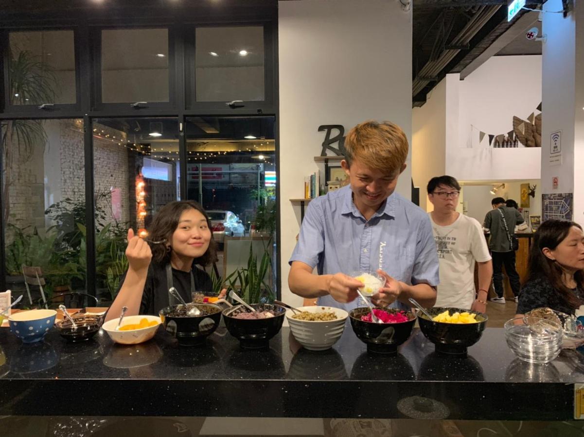 Backpacker 41 Hostel - Taichung Eksteriør bilde