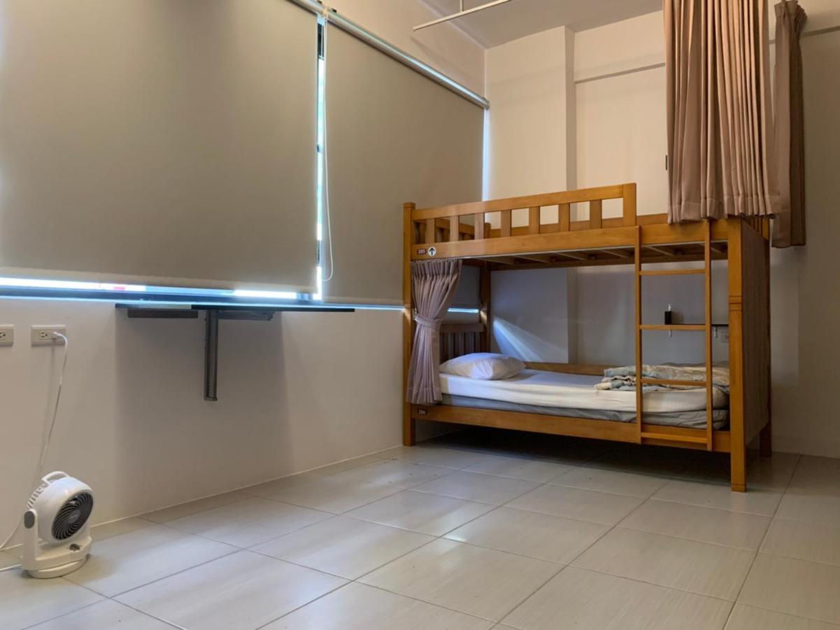 Backpacker 41 Hostel - Taichung Eksteriør bilde