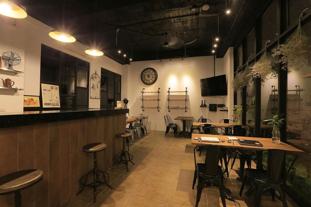 Backpacker 41 Hostel - Taichung Eksteriør bilde
