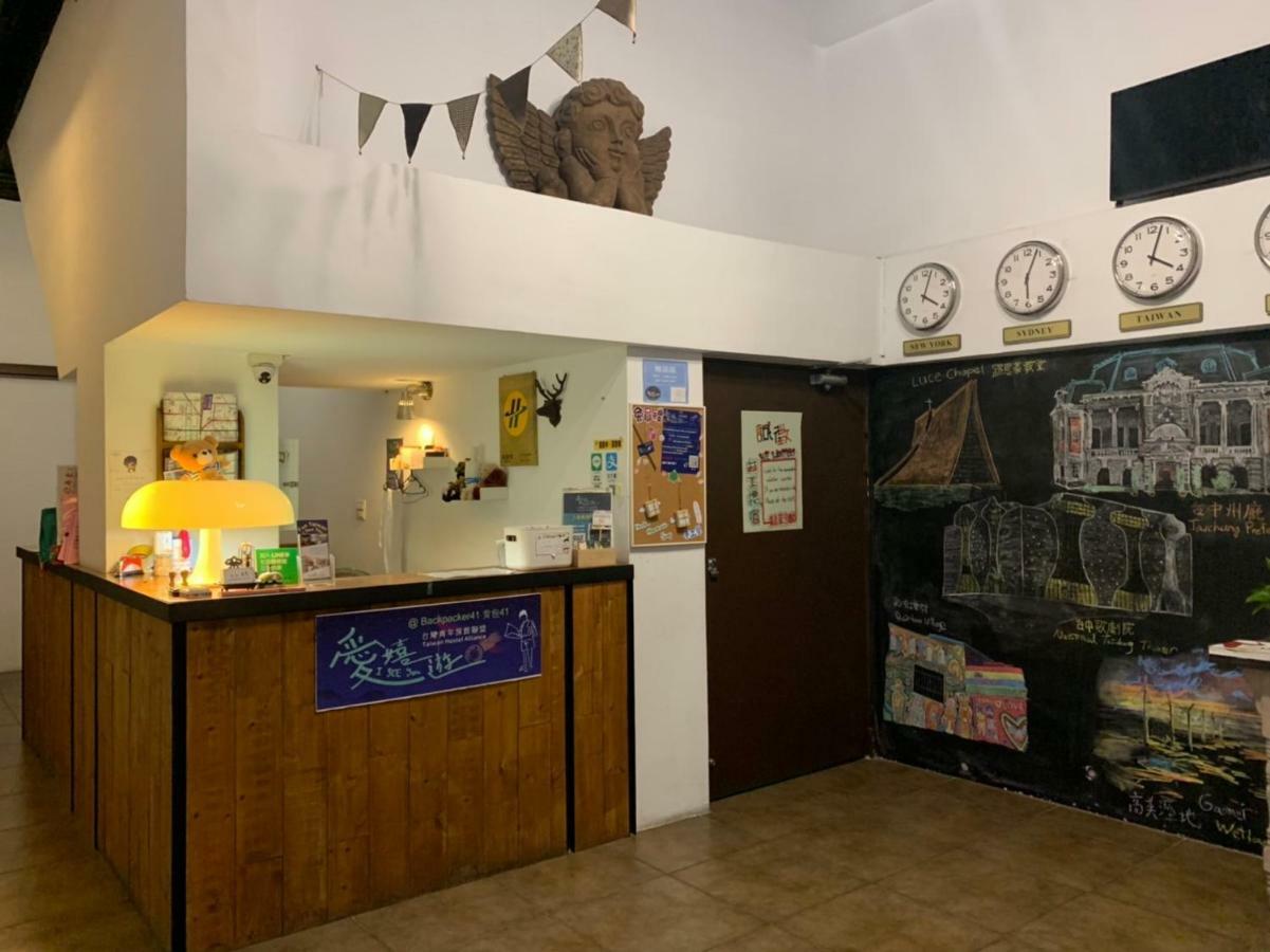 Backpacker 41 Hostel - Taichung Eksteriør bilde