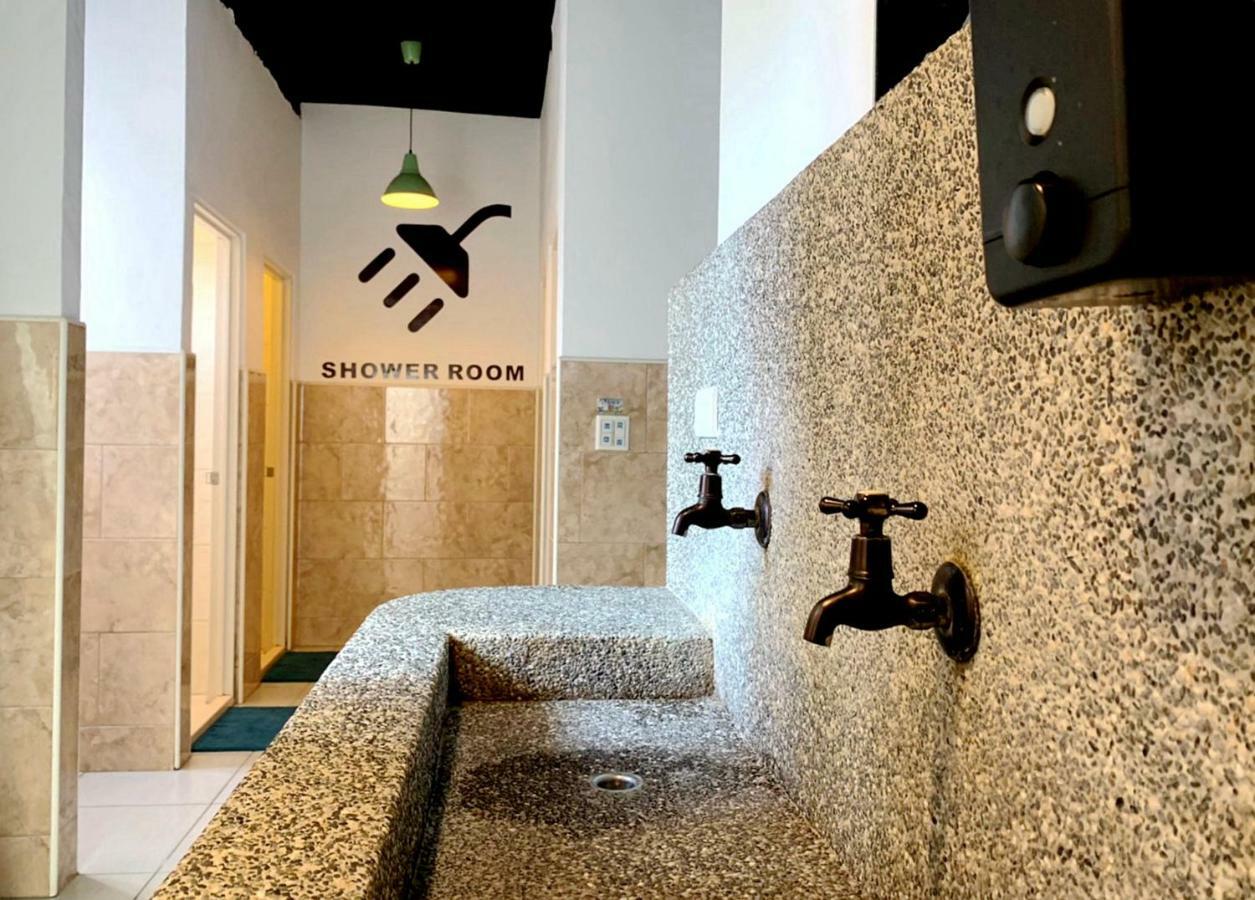 Backpacker 41 Hostel - Taichung Eksteriør bilde