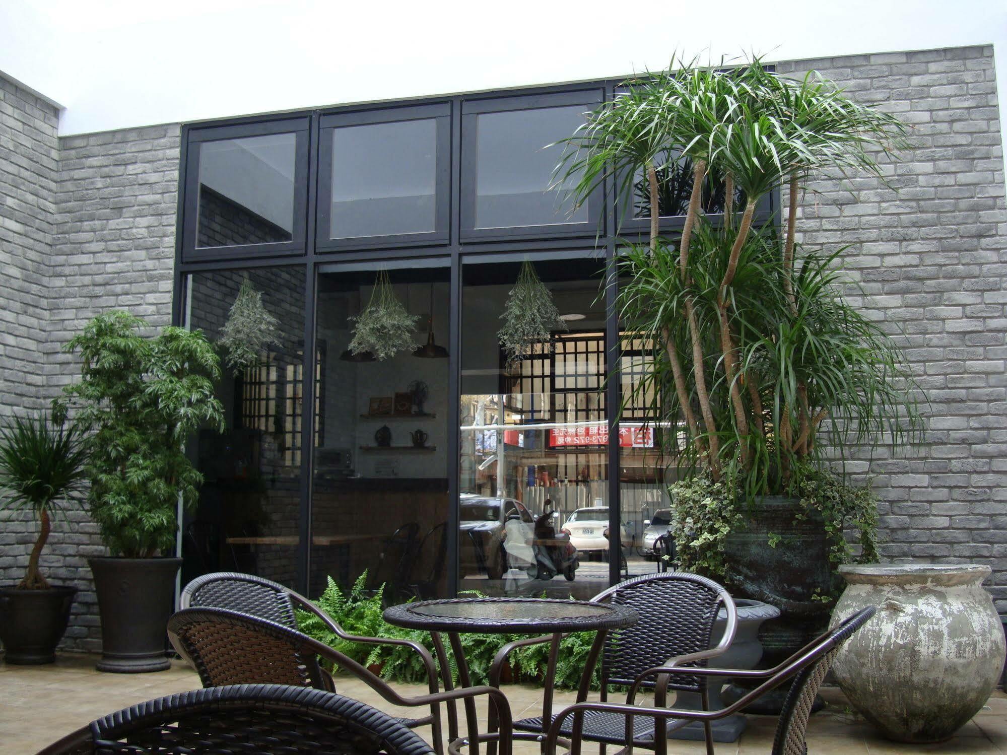 Backpacker 41 Hostel - Taichung Eksteriør bilde