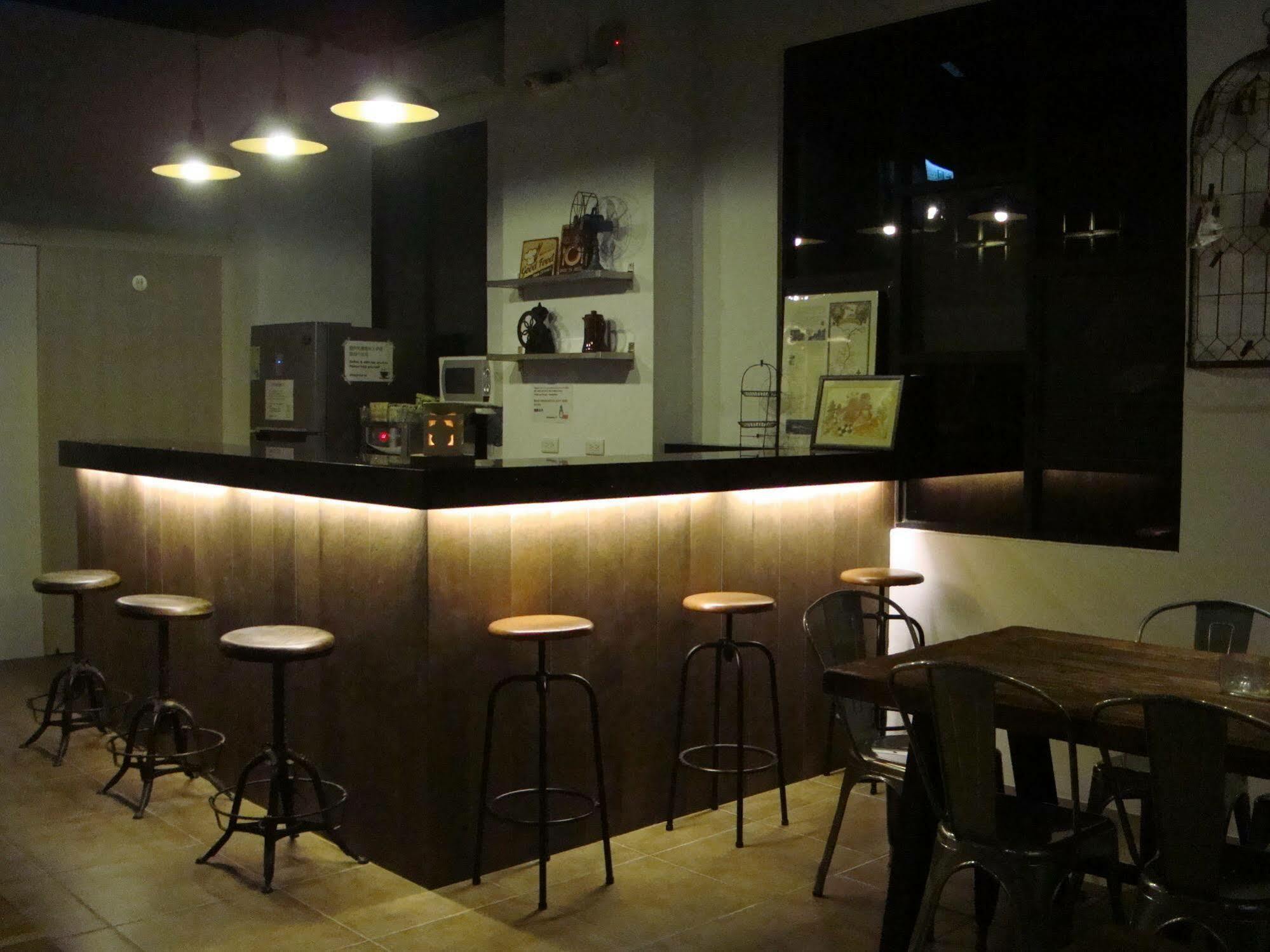 Backpacker 41 Hostel - Taichung Eksteriør bilde