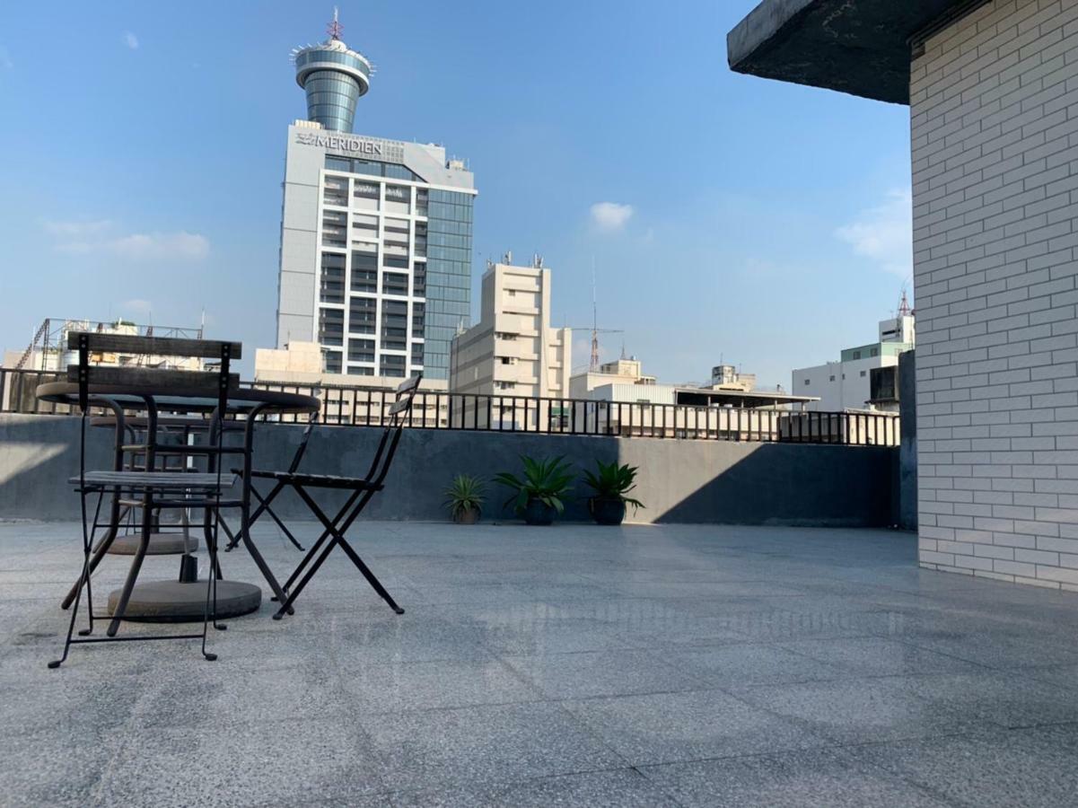 Backpacker 41 Hostel - Taichung Eksteriør bilde