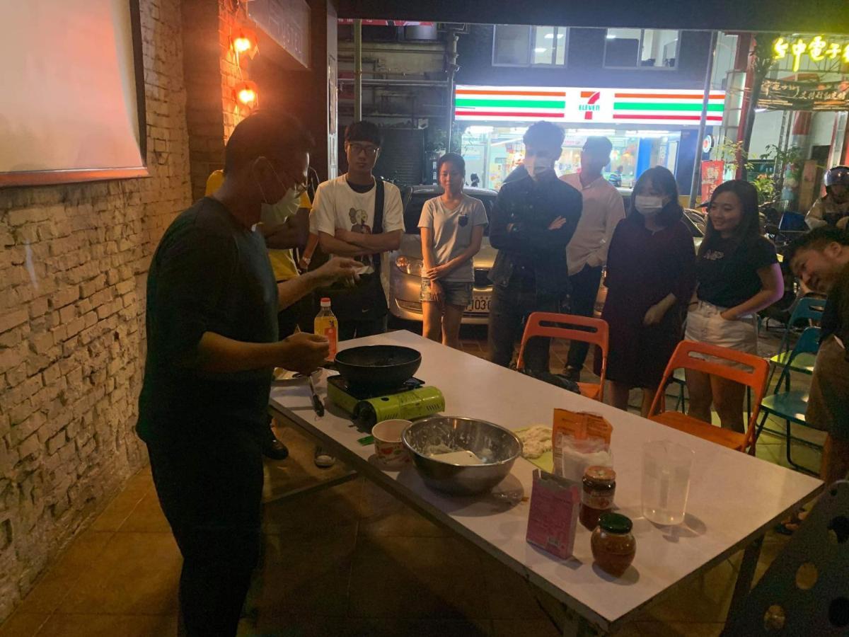 Backpacker 41 Hostel - Taichung Eksteriør bilde